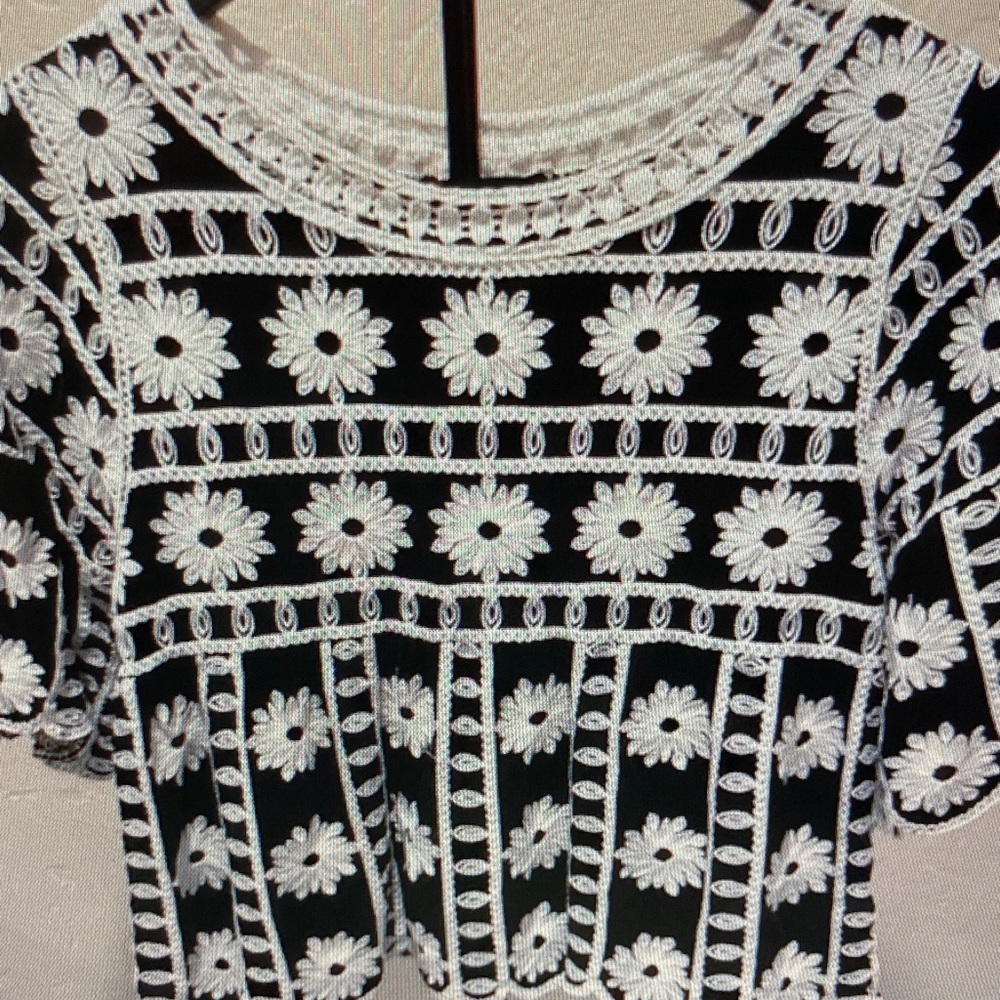 Black Short Sleeve Crochet Daisy Knit Top - Women's